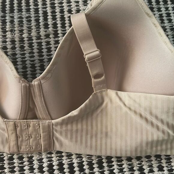 Playtex Size 42D Tan Striped Wired T shirt Bra - Picture 6 of 7